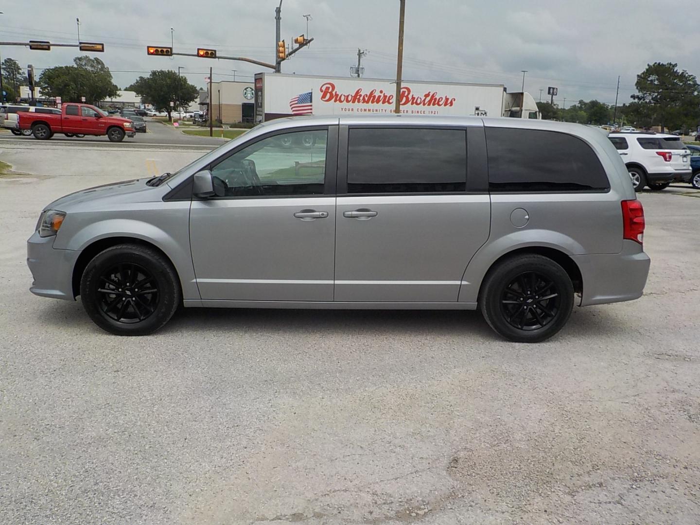 2019 Gray Dodge Grand Caravan (2C4RDGEG9KR) with an V6 engine, Automatic transmission, located at 1617 W Church Street, Livingston, TX, 77351, (936) 327-3600, 30.710995, -94.951157 - A family vehicle priced where a family can afford it!! You won't be dissapointed!! - Photo#4